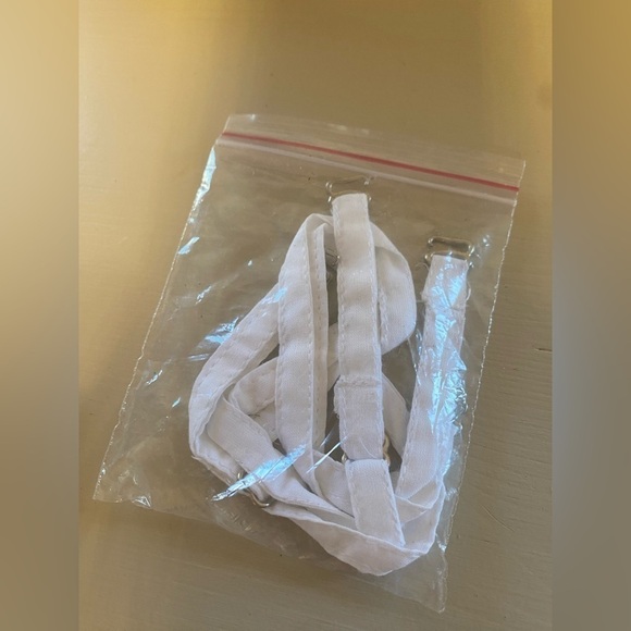 Japna Ruffle bottom crop top with removable straps size large - Picture 4 of 4